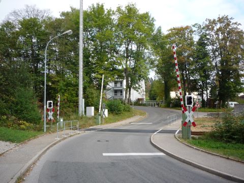 Bahnbergang ber die Bahnhofstrae