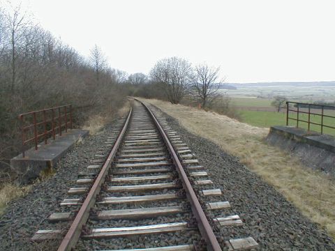 Brcke ber die Strae nach Varlosen