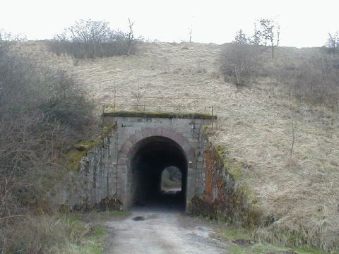 Brcke ber einen Feldweg