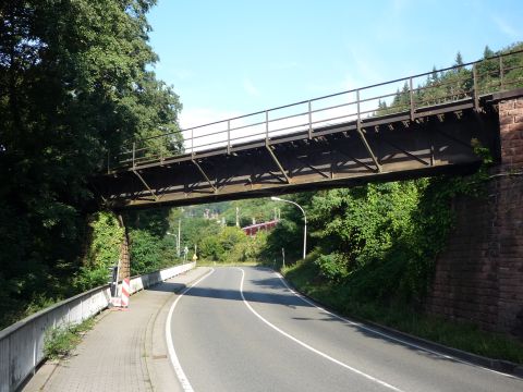 Brcke ber die Strae nach Neidenfels