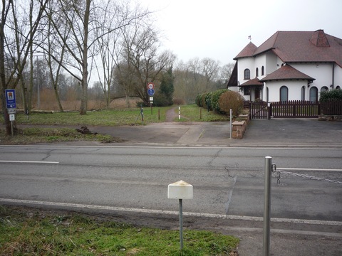 Bahnbergang ber die Strae nach Barbelroth