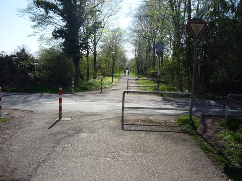 Bahnbergang ber die Schtzenstrae