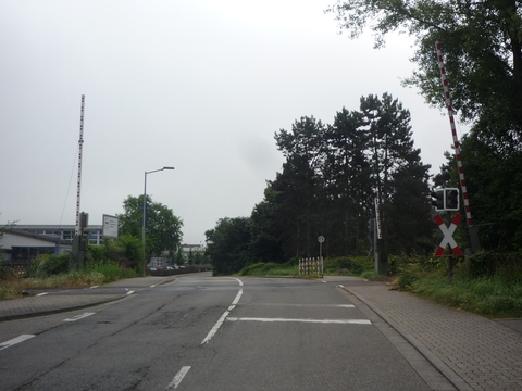 Bahn�bergang �ber die Karl-Spindler-Stra�e