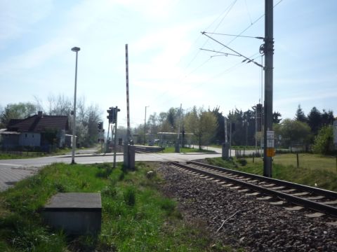 Bahnübergang über die Straße nach Niederbühl