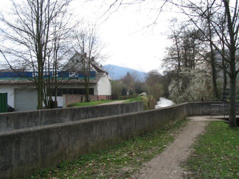 Ehemalige Brcke ber den Hgelheimer Runs