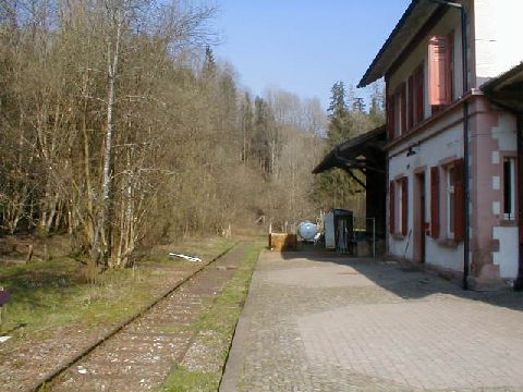 Bahnsteig Hasel mit Tunnelportal