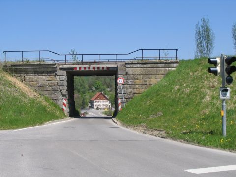 Brcke ber die Strae nach Zoznegg