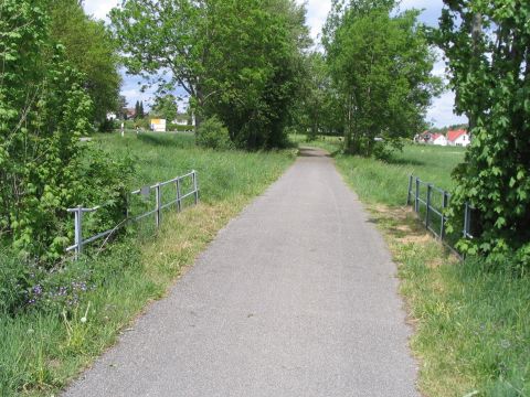 Brcke ber einen Graben