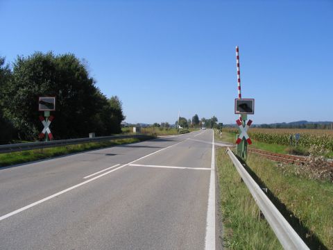 Bahnbergang ber die Strae nach Bad Wurzach