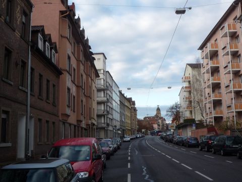 Entlang der westlichen Karl-Friedrich-Straße