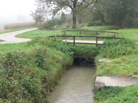 Brcke vor dem Bahnhof Leustetten-Heiligenberg