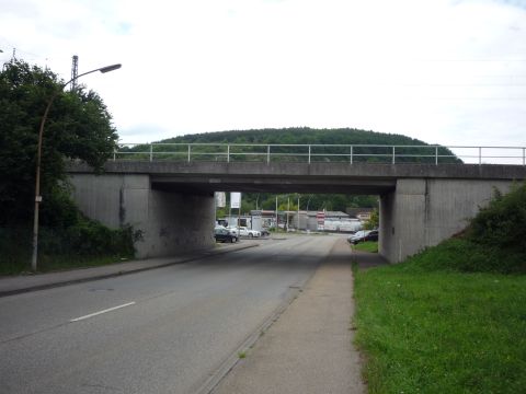 Brücke über die Industriestraße