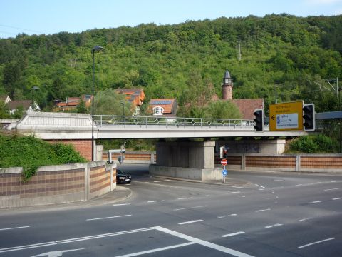 Brcke ber die Eisenbahnstrae