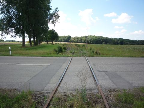 Bahnbergang ber die Strae nach Langenburg
