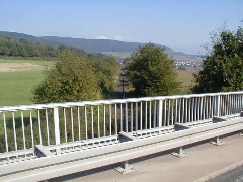 Brücke über die Straße von Schenklengsfeld nach Heimboldshausen