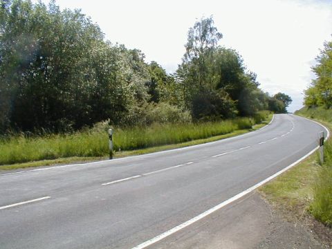 Ehemaliger Bahnbergang ber die Strae von Pfieffe nach Spangenberg