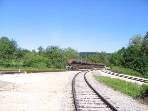 Einfahrt in den Bahnhof Hanfertal