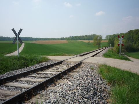Bahnbergang zwischen Heimerdingen und Weissach