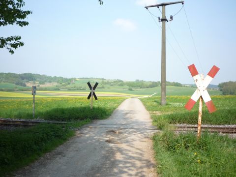 Bahnbergang zwischen Heimerdingen und Weissach