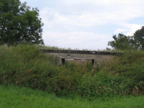 Brcke ber einen Graben zum Riedgraben