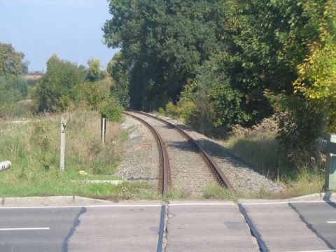 Bahnübergang über die Straße nach Seidelsdorf