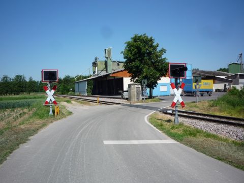 Bahnbergang ber die Strae von Balzhofen nach Oberbruch